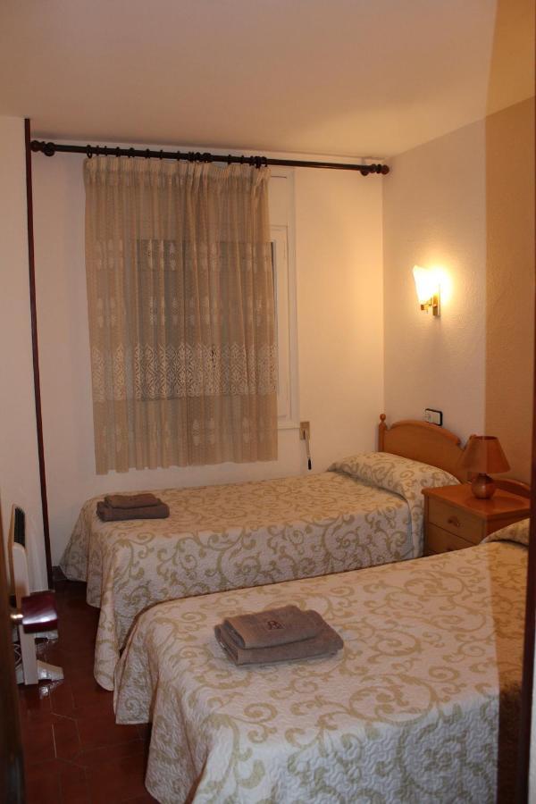Club Nautic Apartment Кембрилс Екстериор снимка